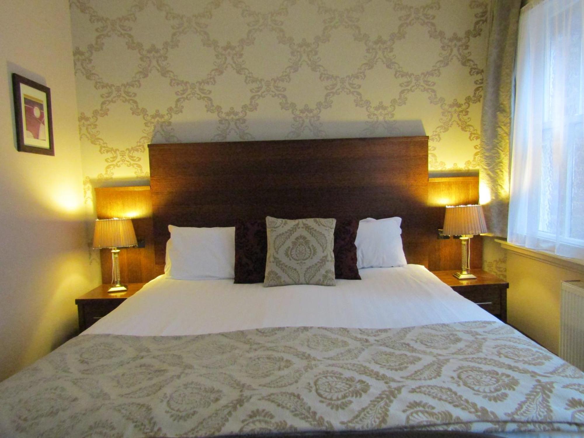 The Duke Of Edinburgh Hotel & Bar Barrow-in-Furness Room photo